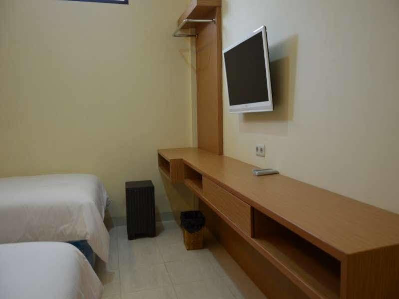 Oyo 1631 Aristo Home 马卡萨 外观 照片